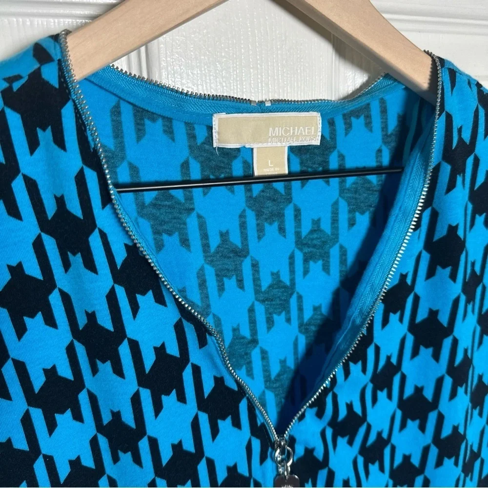 Michael Kors Graphic Sleeveless Blue and Black Blouse - Picture 8 of 13